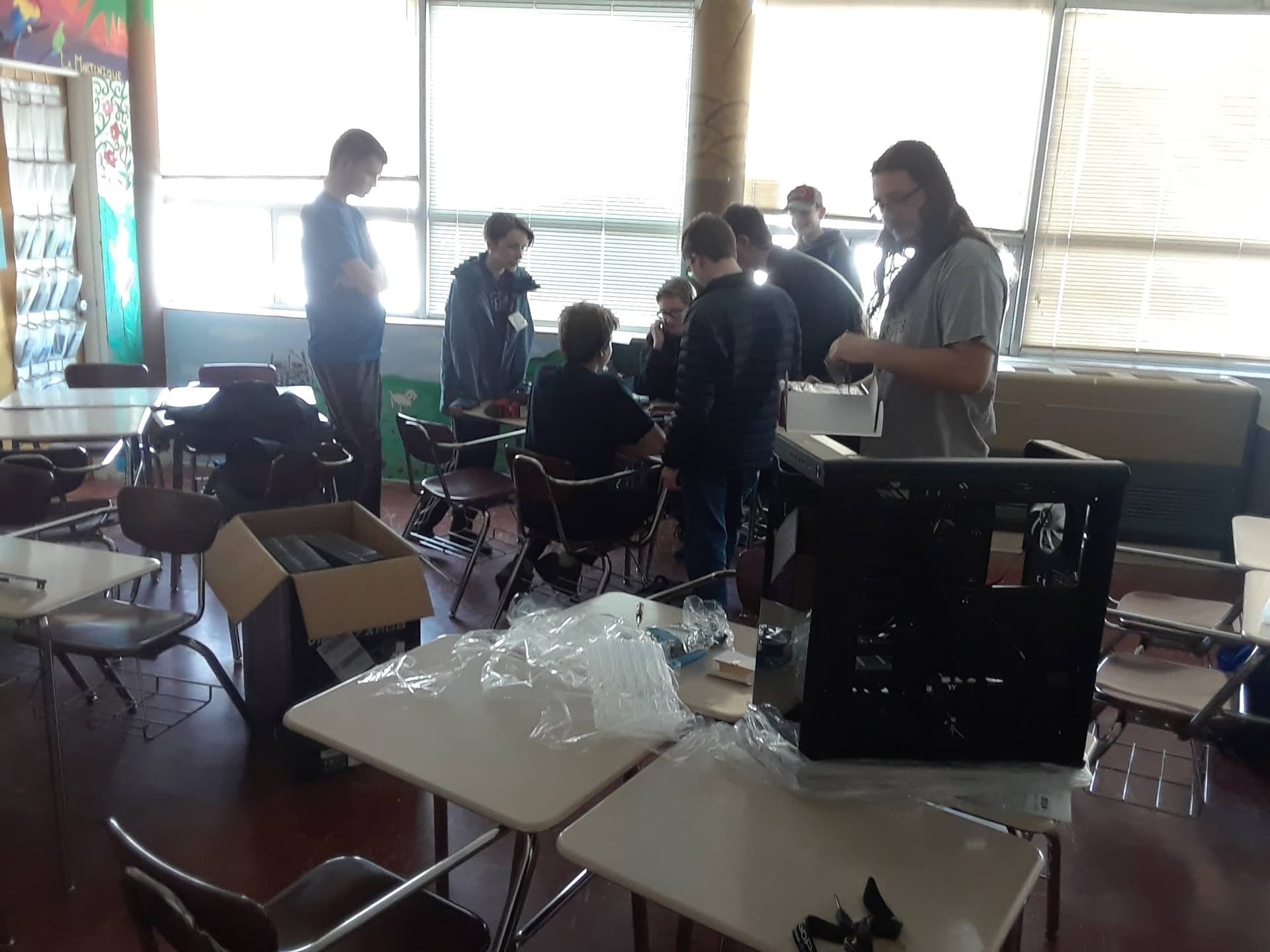 Sentinel High School Computer Building Club 2019 — students and PC builds, photo 2
